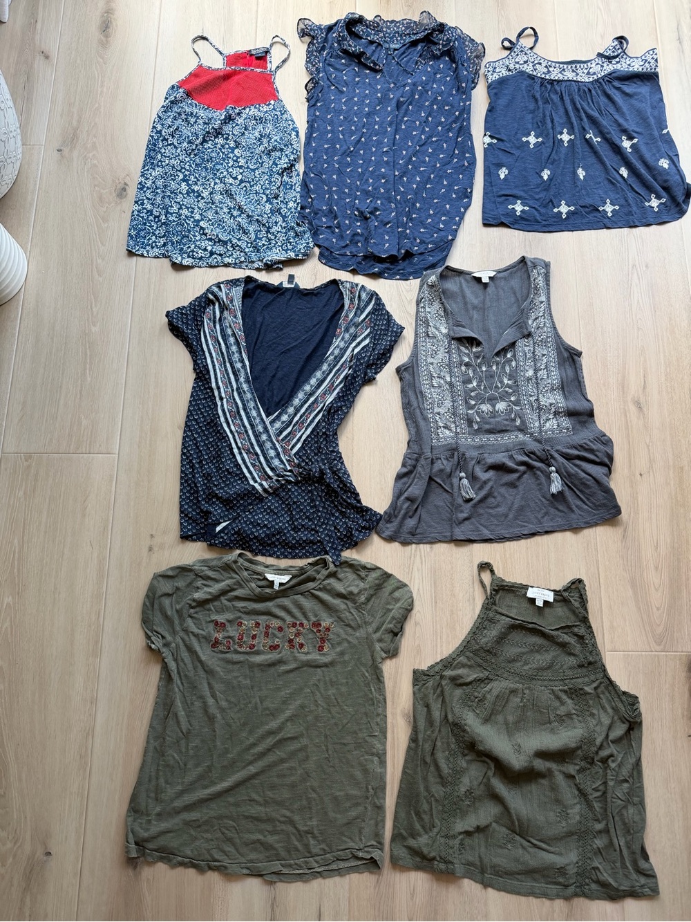 Lucky Brand Women’s Bundle of XS Tank Tops/ T shirts